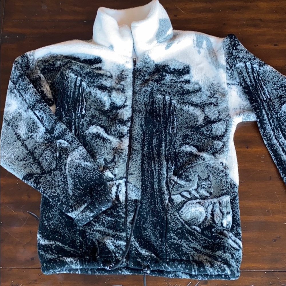 Ladies fleece. Front pockets, cinch string